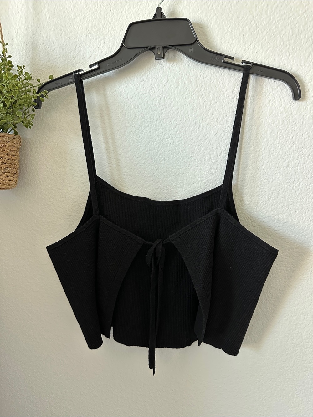 Black Ribbed Tie-back Crop Top - Women